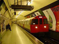 10 января - в Лондоне открылась первая в мире линия метро